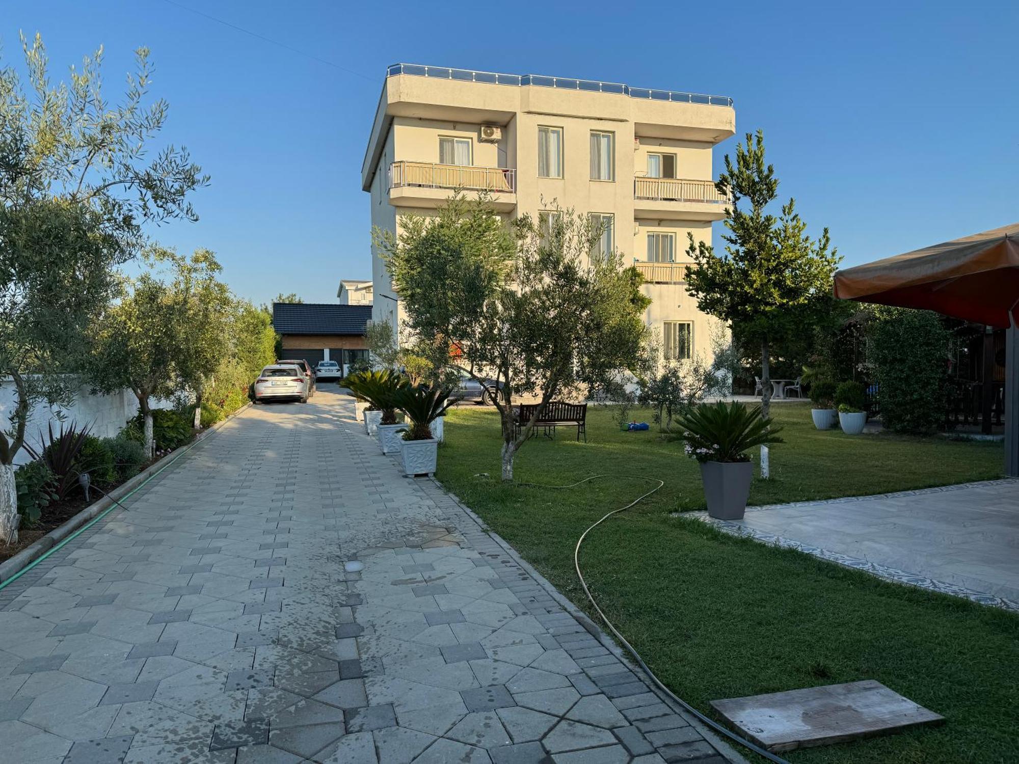 Kunevain Guest House Lezhë Exterior foto